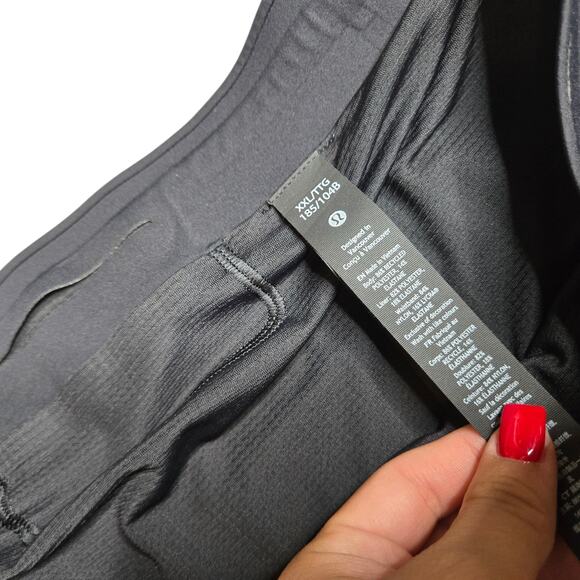 Lululemon Men's Fast and Free Reflective Black Short 3" Size: XXL - Picture 3 of 5